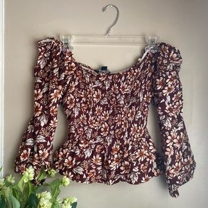 American Eagle red and white floral puff sleeve square neck long sleeve top